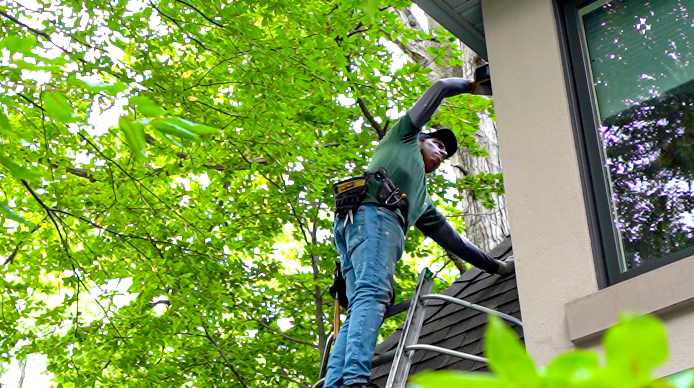 Eavestrough Cleaning project 4