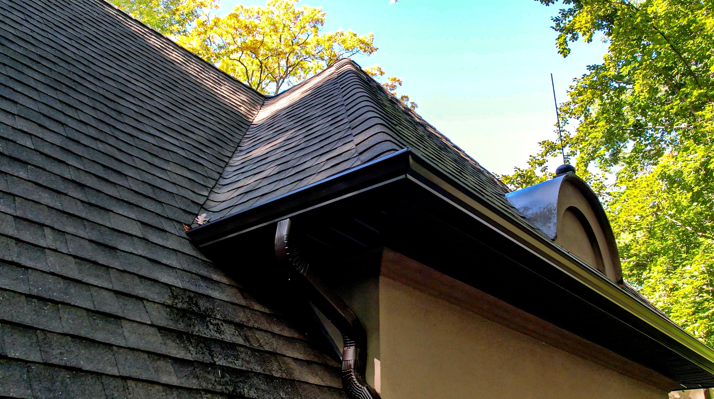Eavestrough & Gutter Services in Toronto and the GTA by Tip Top Trough